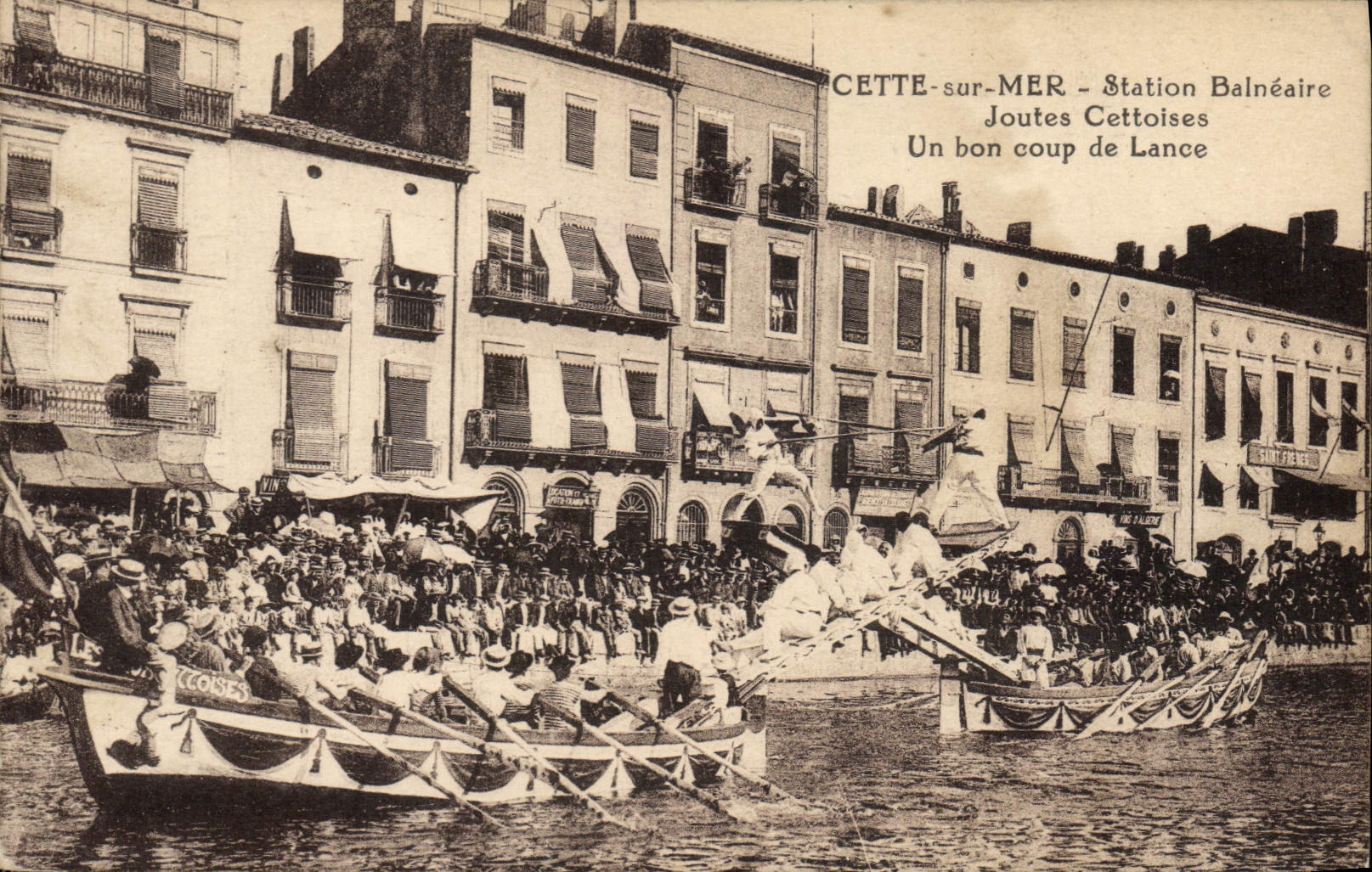 CPA Cette sur mer Joutes Cettoises Un bon coup de lance 