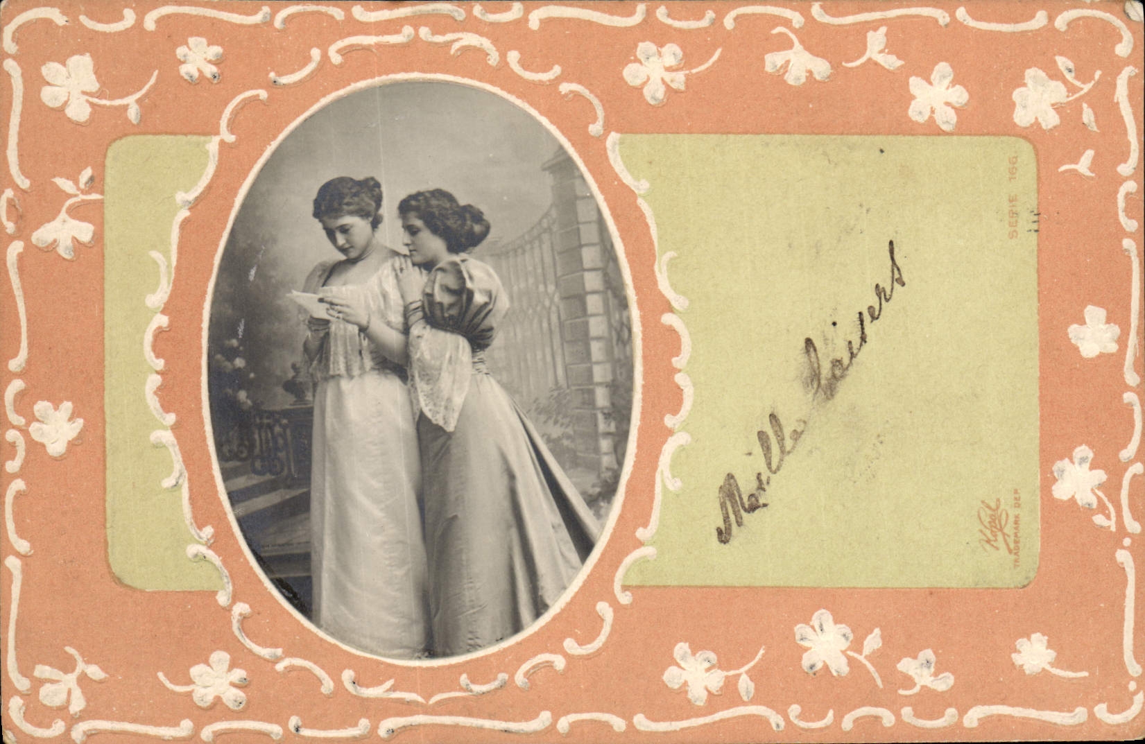 CPA Fantaisie Fleurs Femme