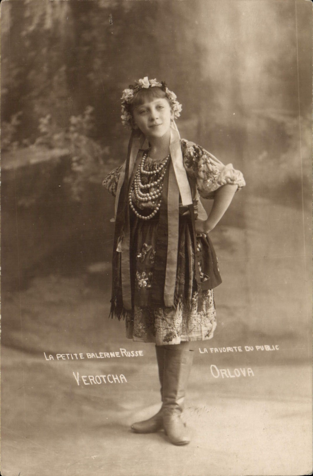 Postal Artista la pequeña bailarina Rusa el favorito del público Verotchka Orlova Rusia Russia