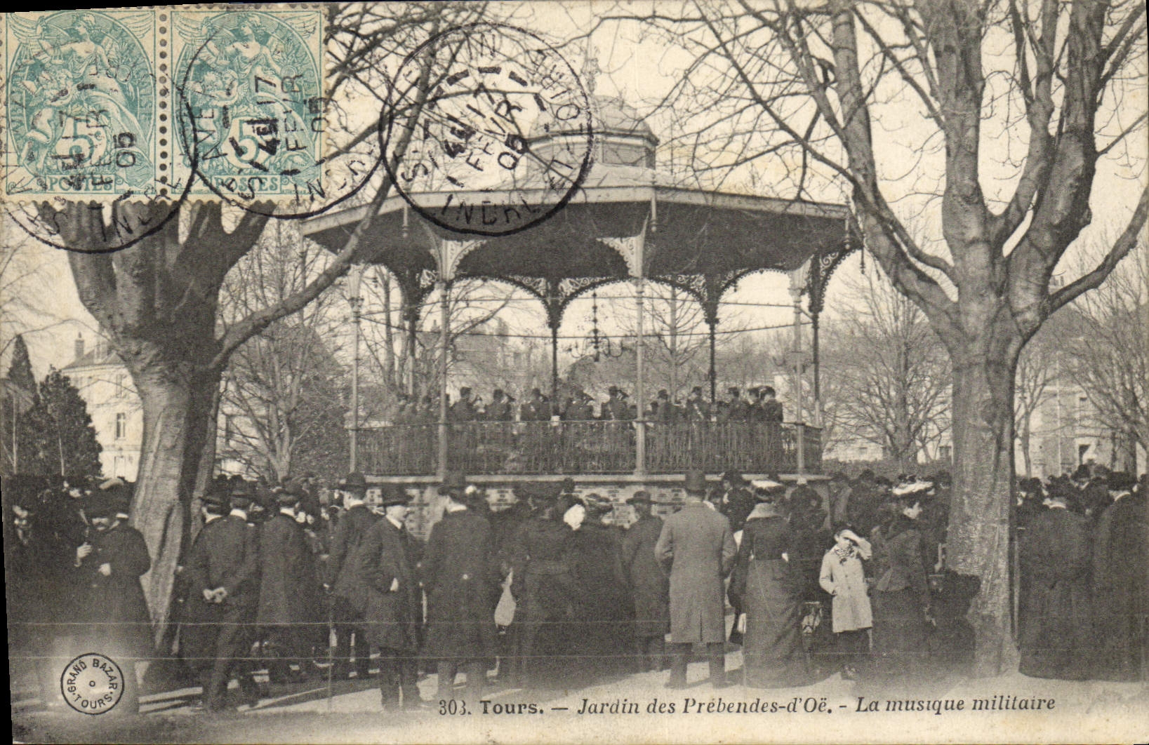 CPA Kiosque Tours Jardin des Prebendes d'Oe La musique militaire