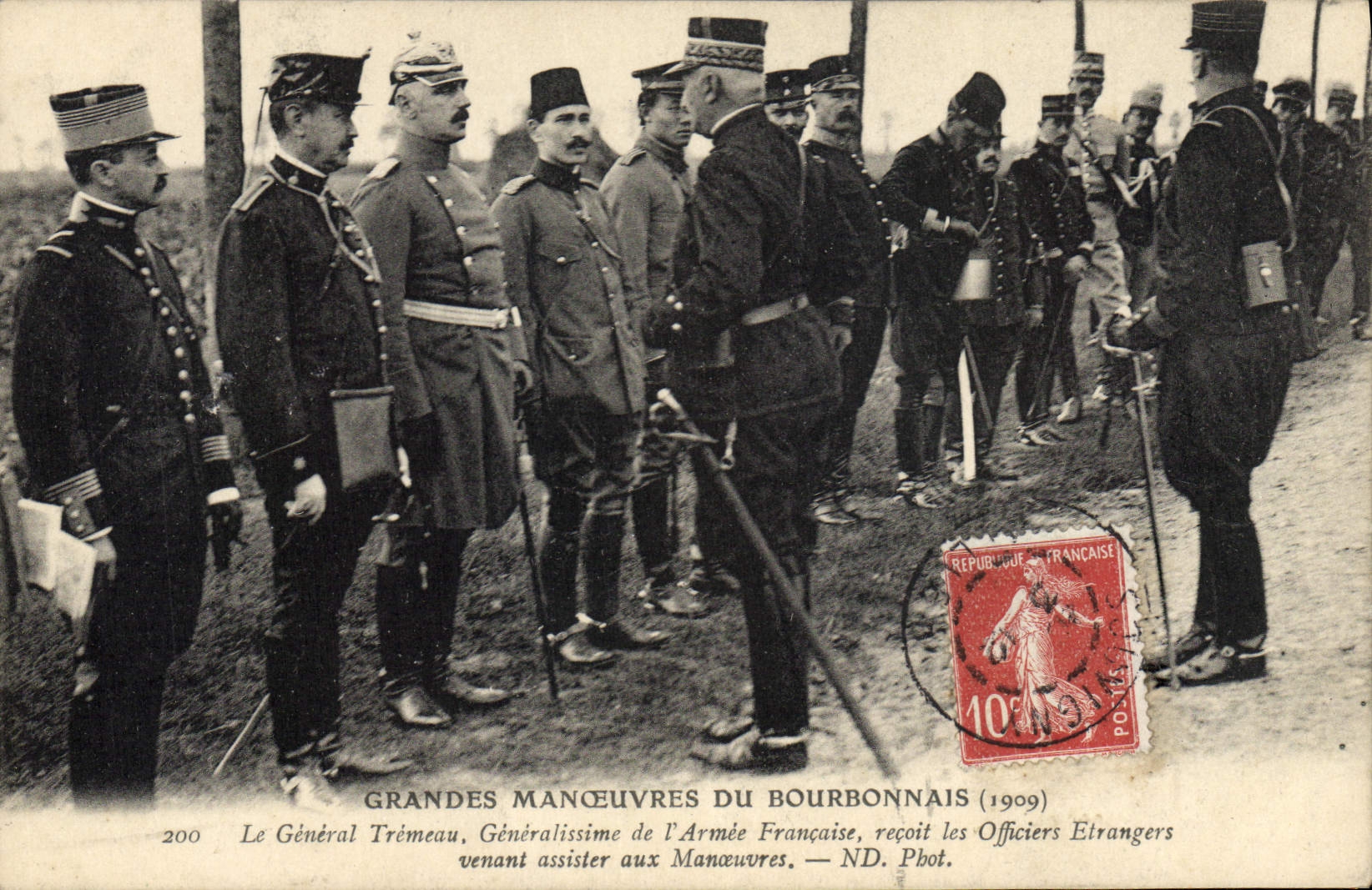 Postal Militaria Grande maniobras de zumbaba 1909 el General Tremeau recibe a los funcionarios extranjeros CUMBRE