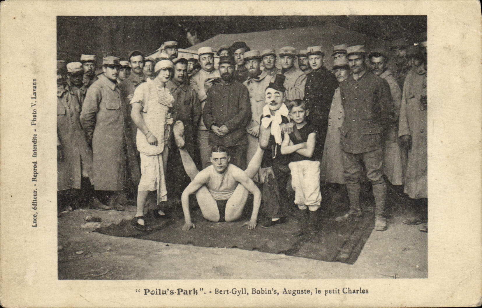 CPA Cirque Poilu's Park Bert Gyll Bobin's Auguste le petit Charles