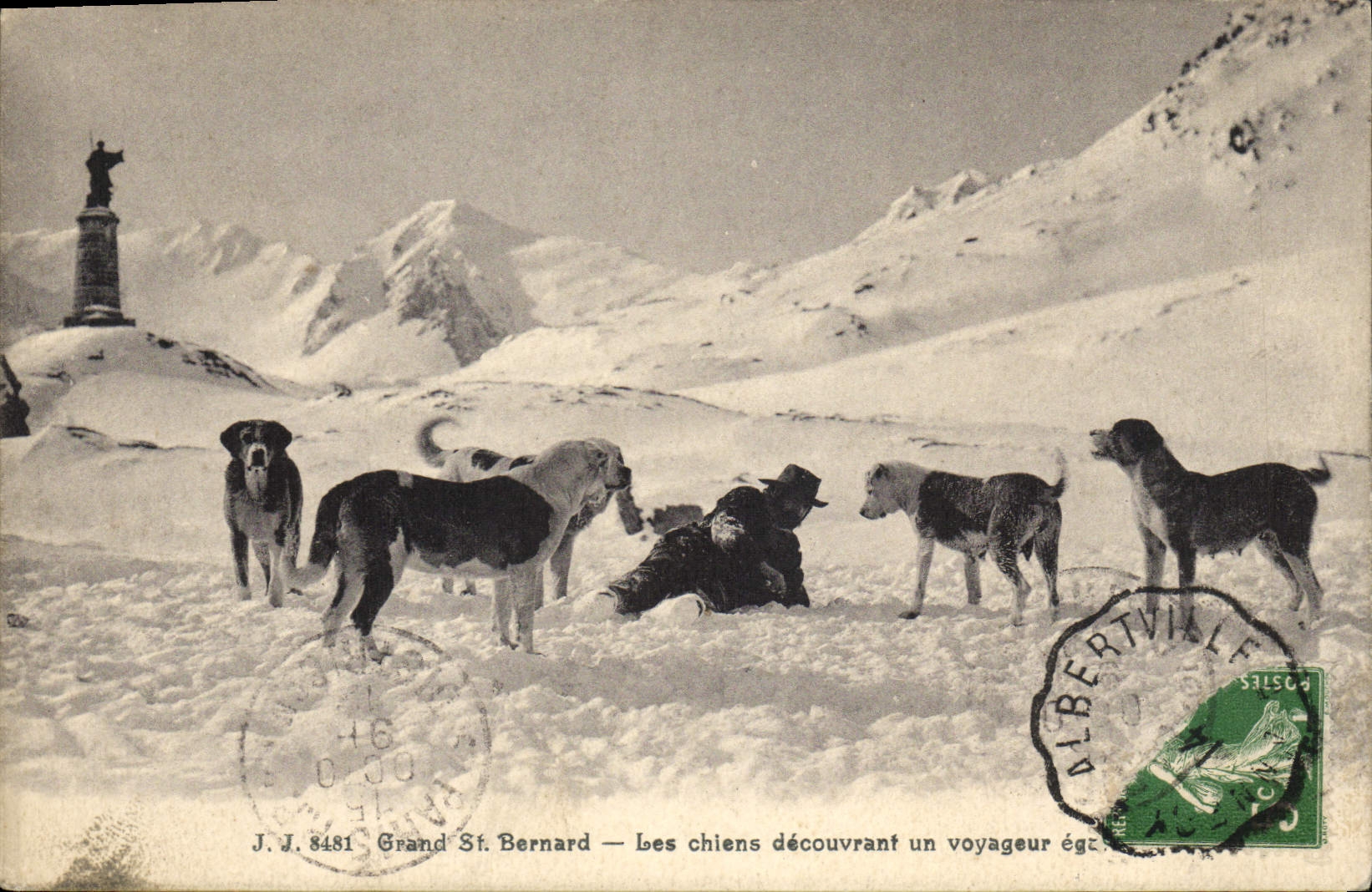 CPA Chien Chiens Grand St Bernard Les chiens decouvrant un voyageur egare