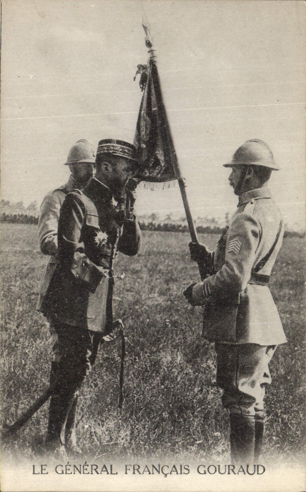 CPA Militaria Le General Francais Gouraud