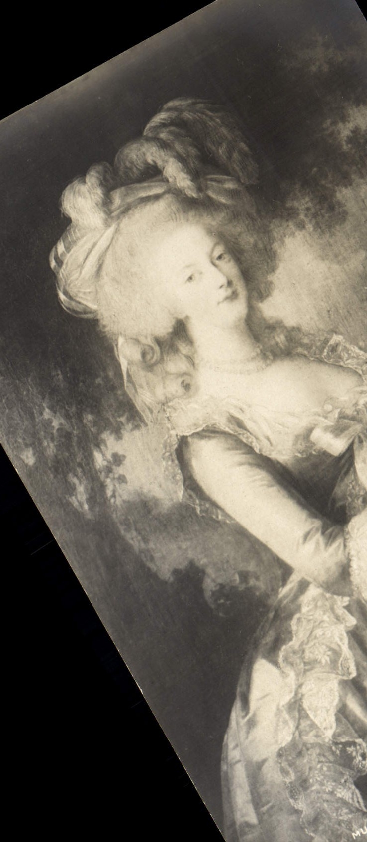 Postal Vagar de Versalles la Sra. lebrun Marie Antoinette tiene la rosa