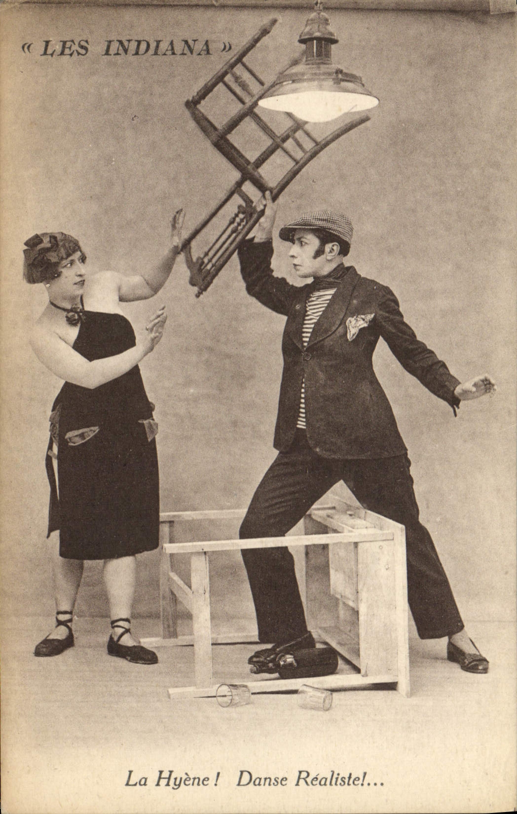 Postal Indiana la Hiena Danza realista