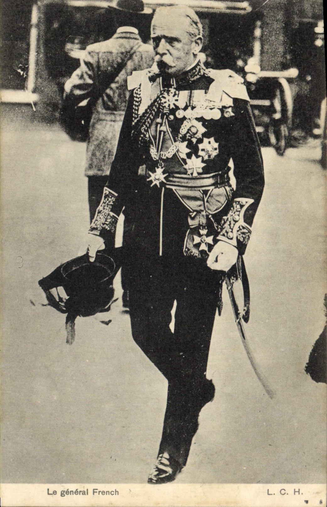 CPA Militaria Le general French 