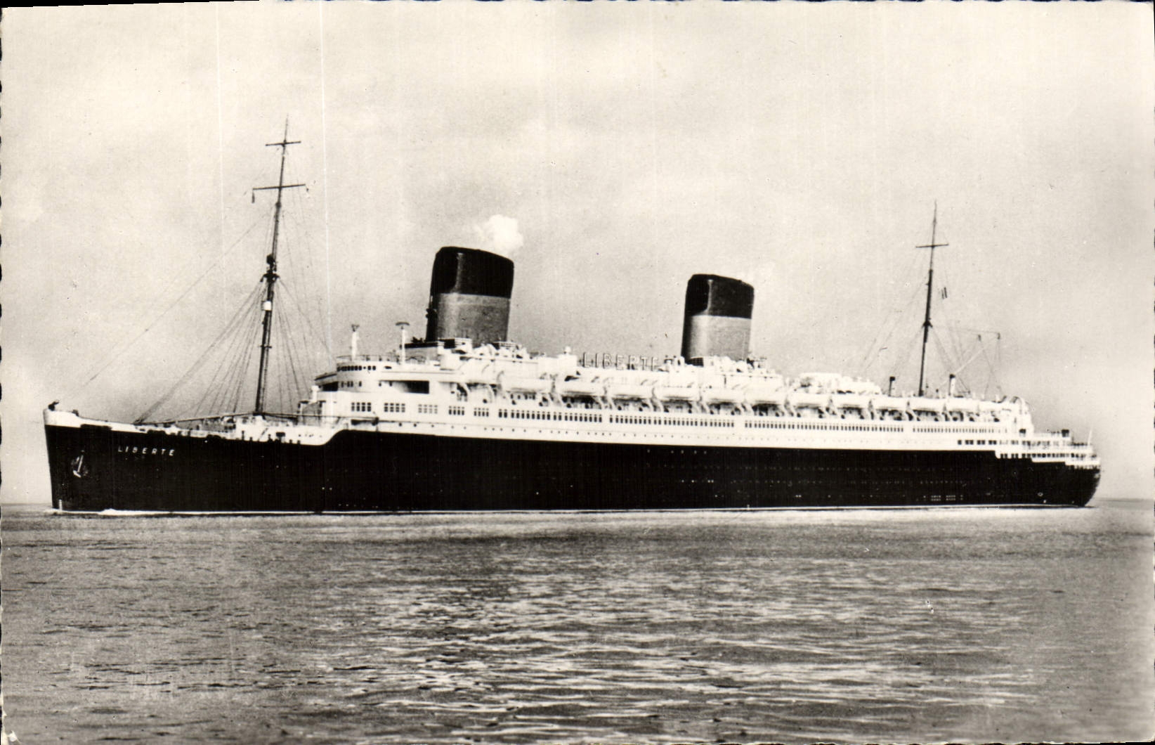 CPM Bateau Paquebot French Line Liberte Ligne Le Havre Southampton New York