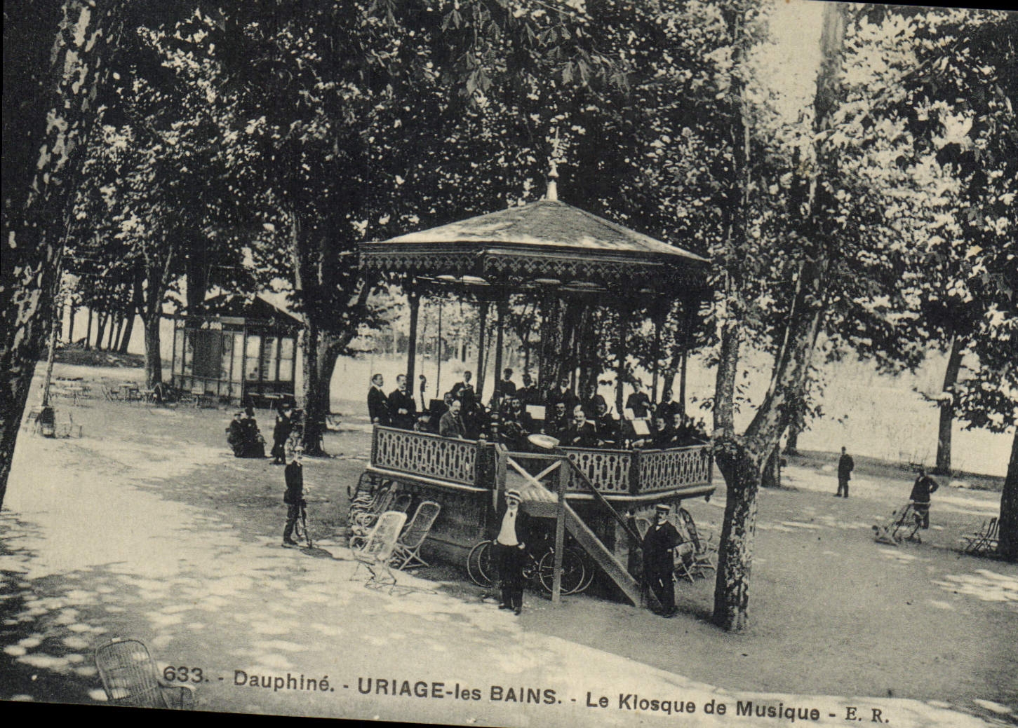 Vintage Postcard Kiosk of Uriage music Baths Dauphine