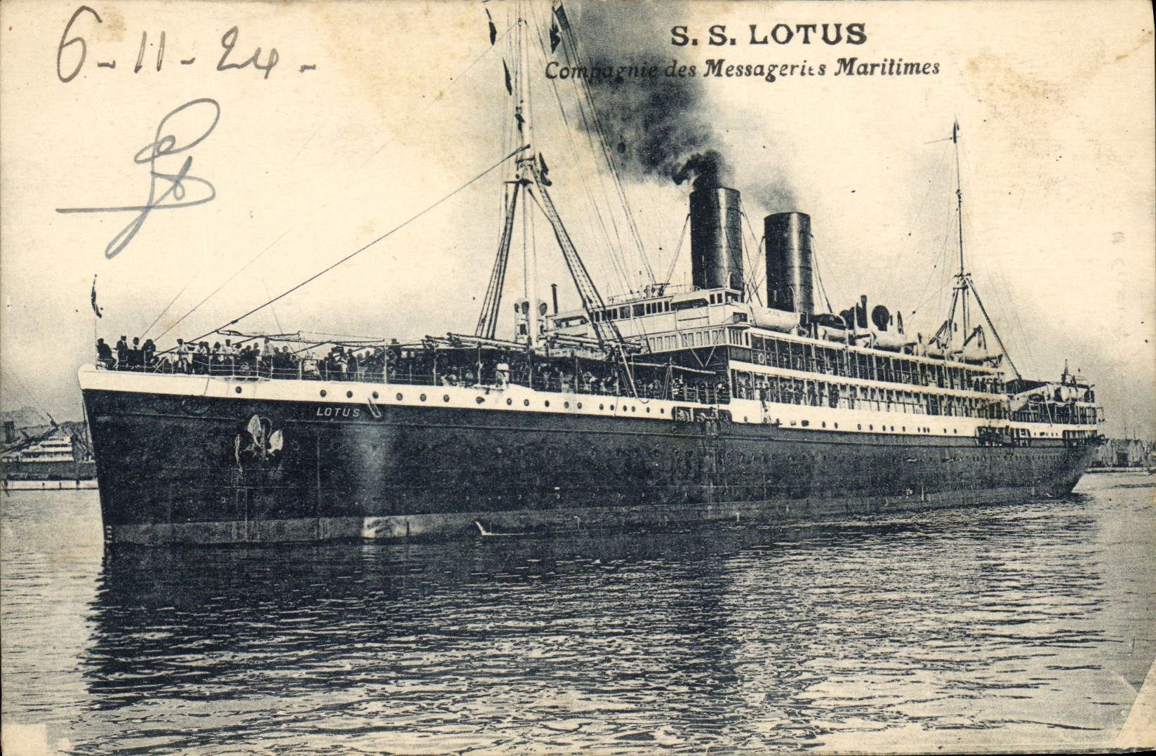 CPA Bateau Paquebot SS Lotus Compagnie des Messageries Maritimes
