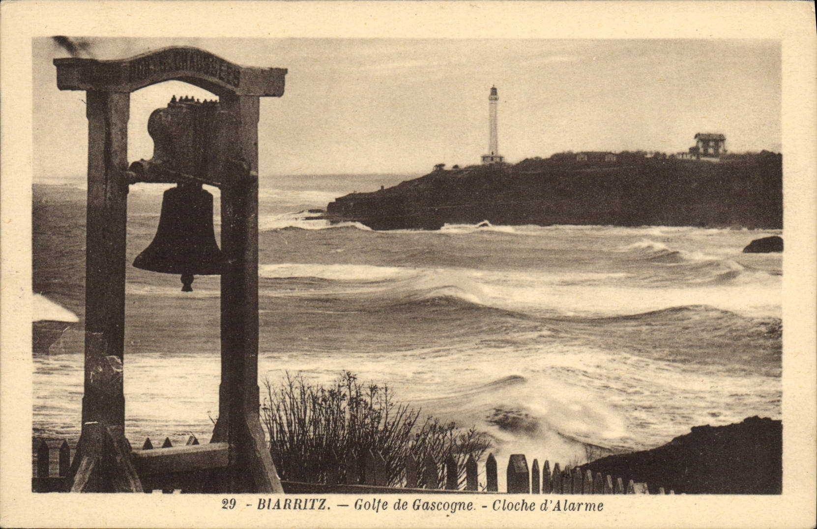 CPA Cloche Biarritz golfe de Gascogne Cloche d'alarme