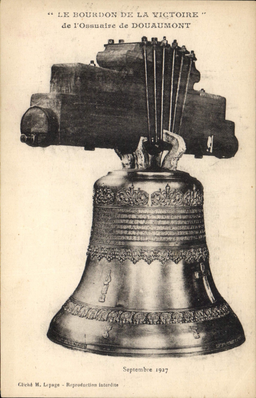 CPA Cloche Le Bourdon de la Victoire de l'ossuaire de Douaumont Militaria