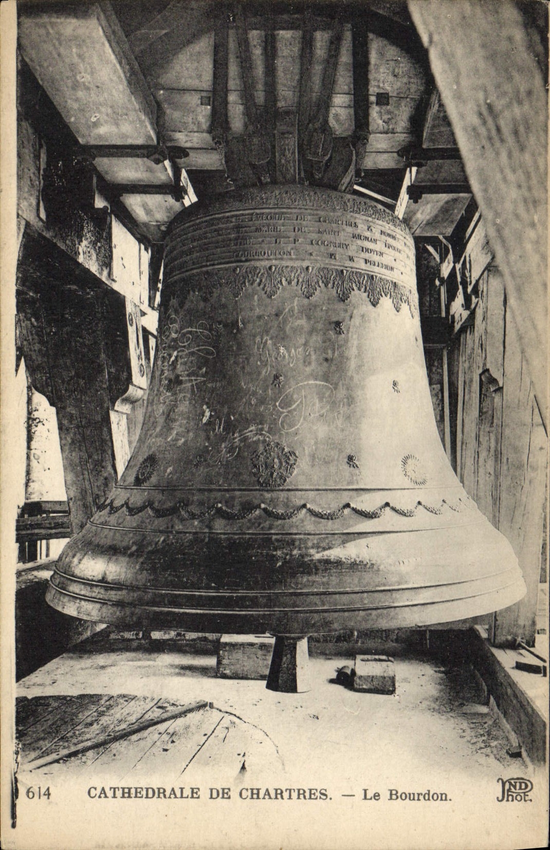 Vintage Postcard Cathedral Bell of Chartres Bourbon