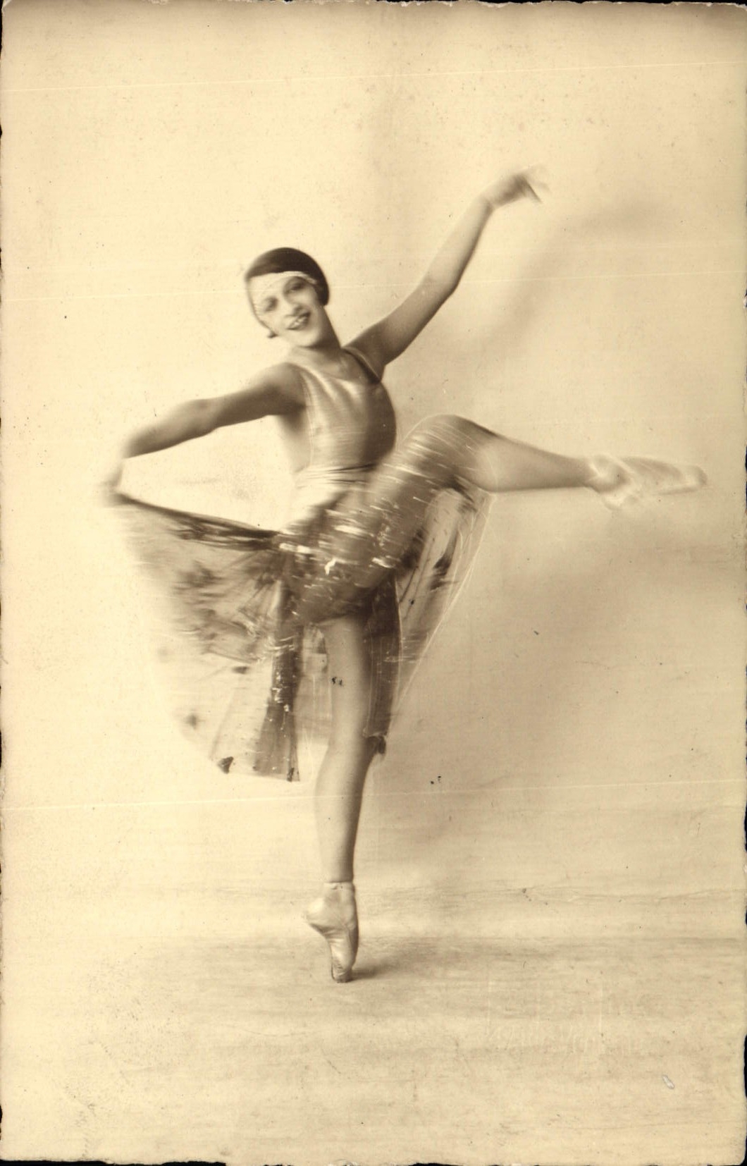 Vintage Postcard Berthe Dariani