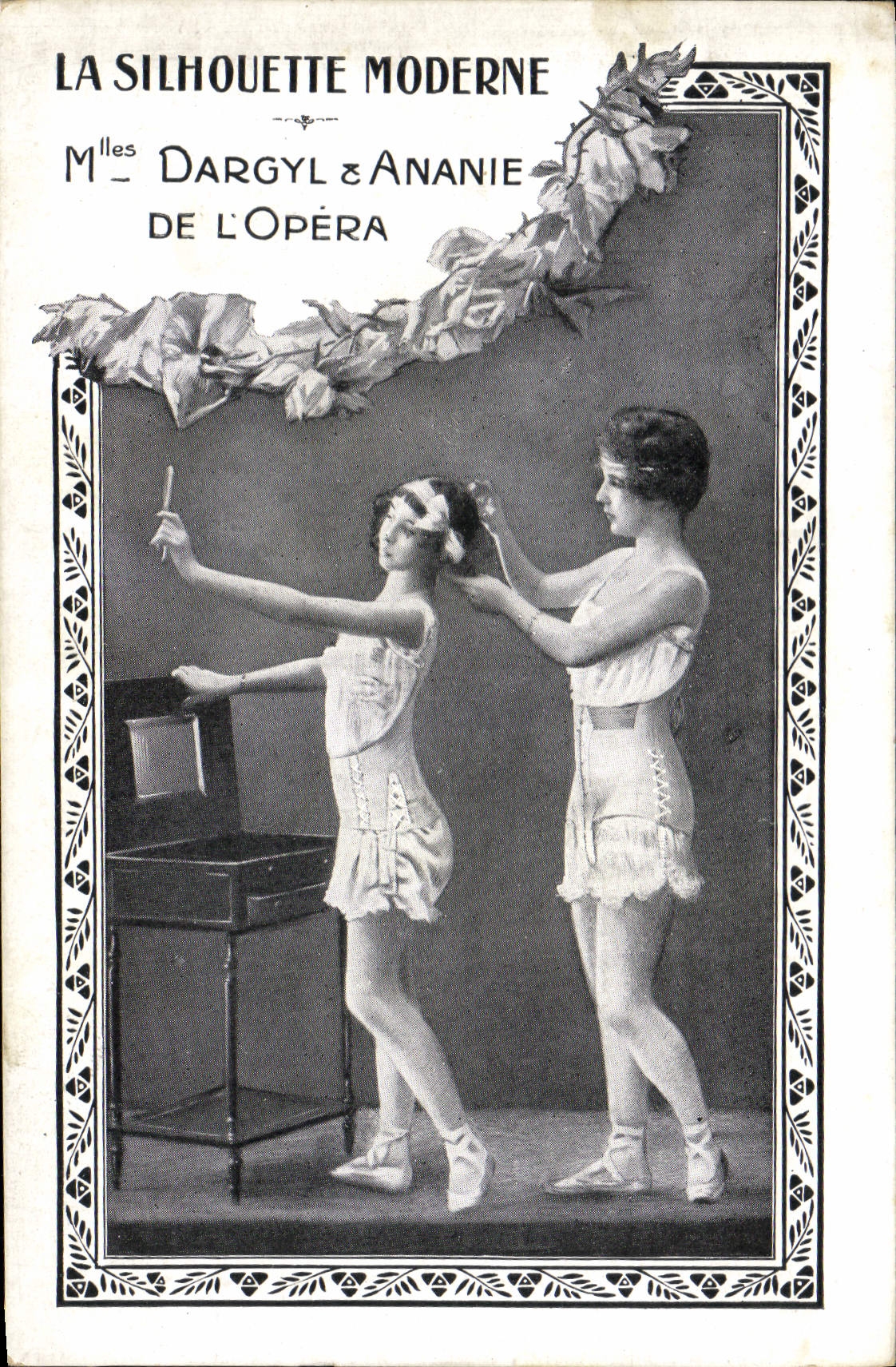 Postal la silueta moderna Srtas. Dargyl y Ananie de la Ópera