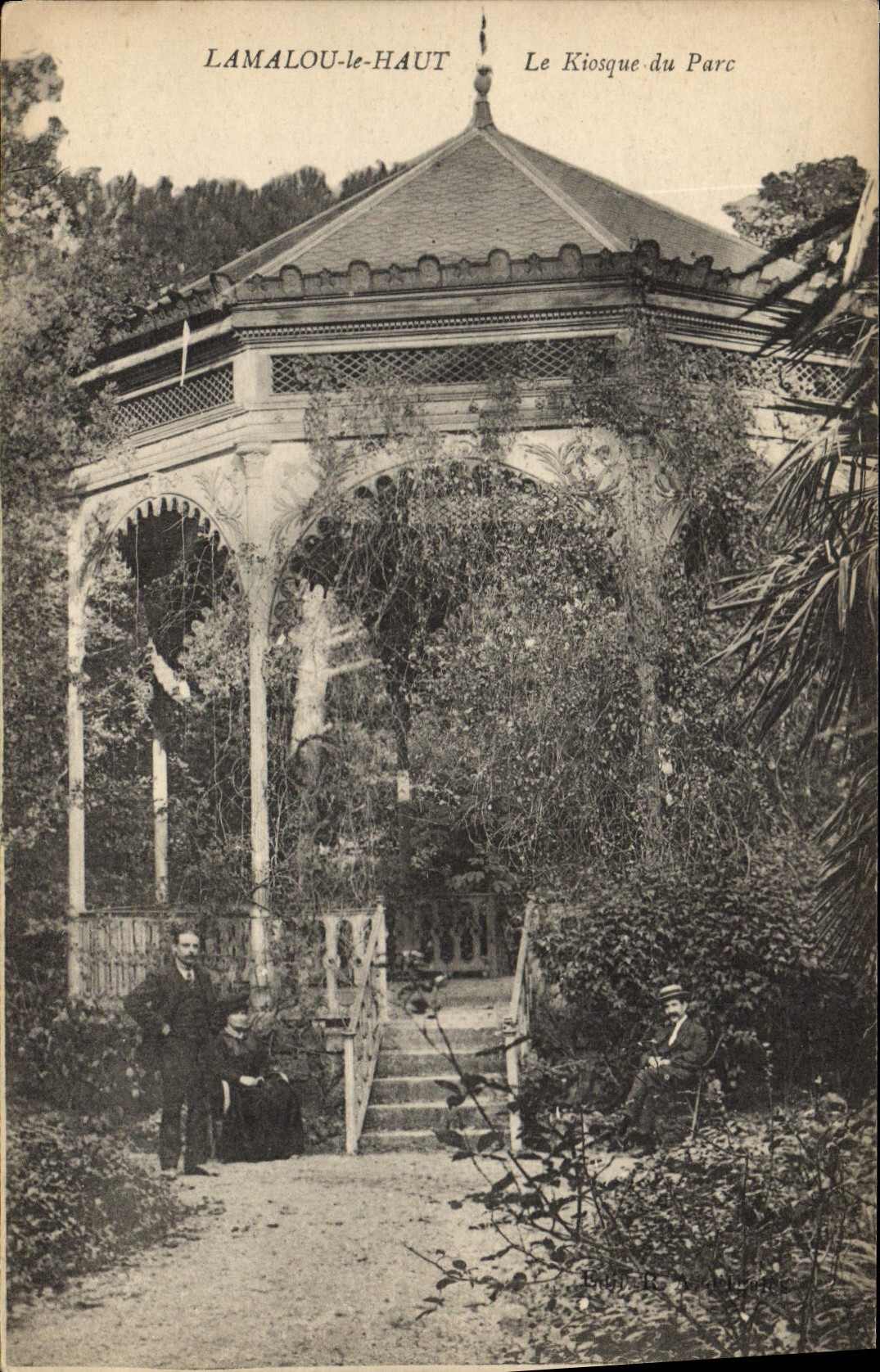 Vintage Postcard Kiosk of the Lamalou park Top