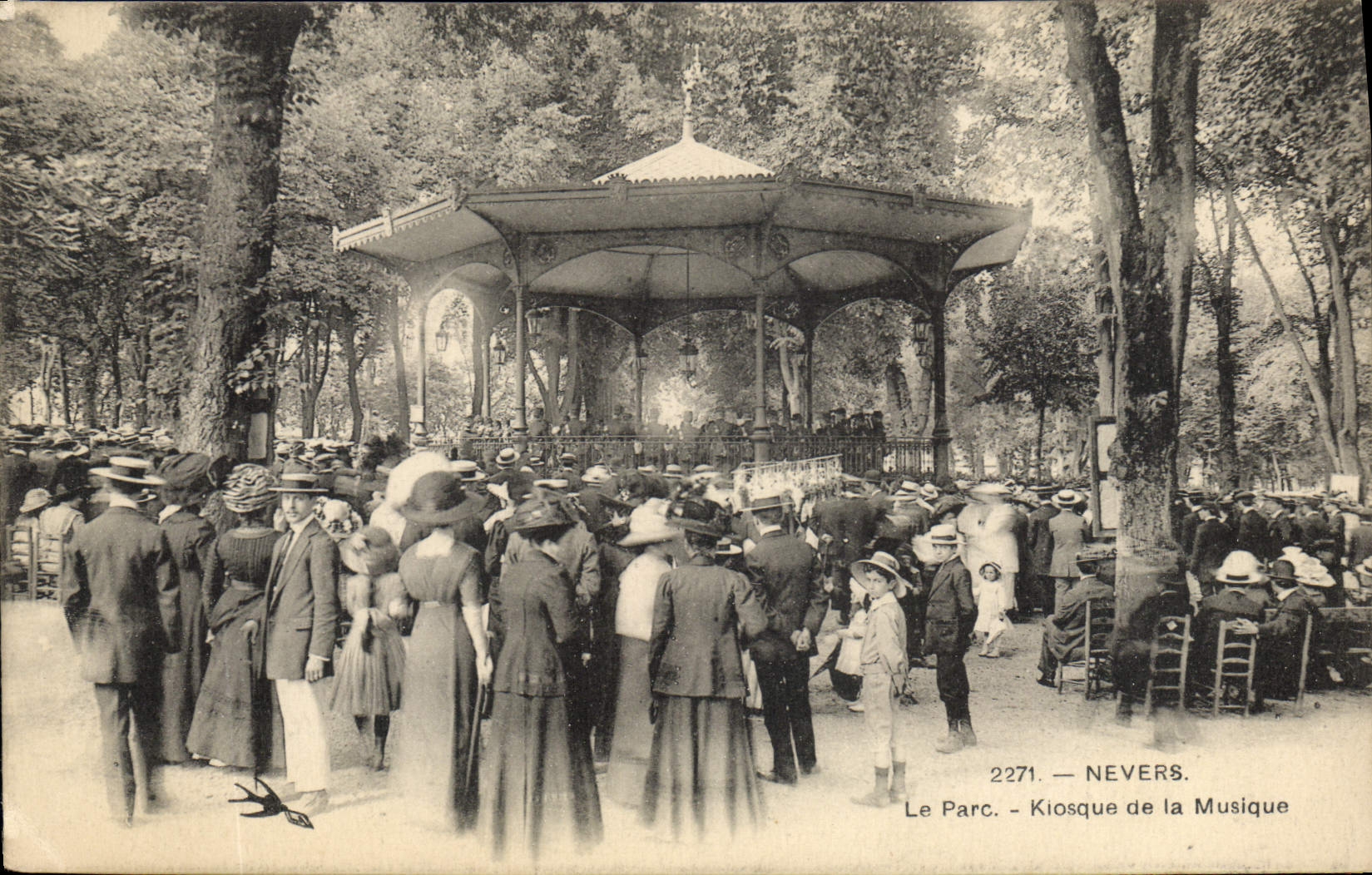 Vintage Postcard Kiosk of the music the Nevers park
