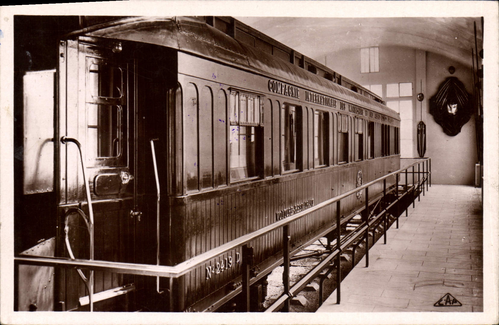 Vintage Postcard Militaria Drill of Compiegne the coach of the Foch Marshal