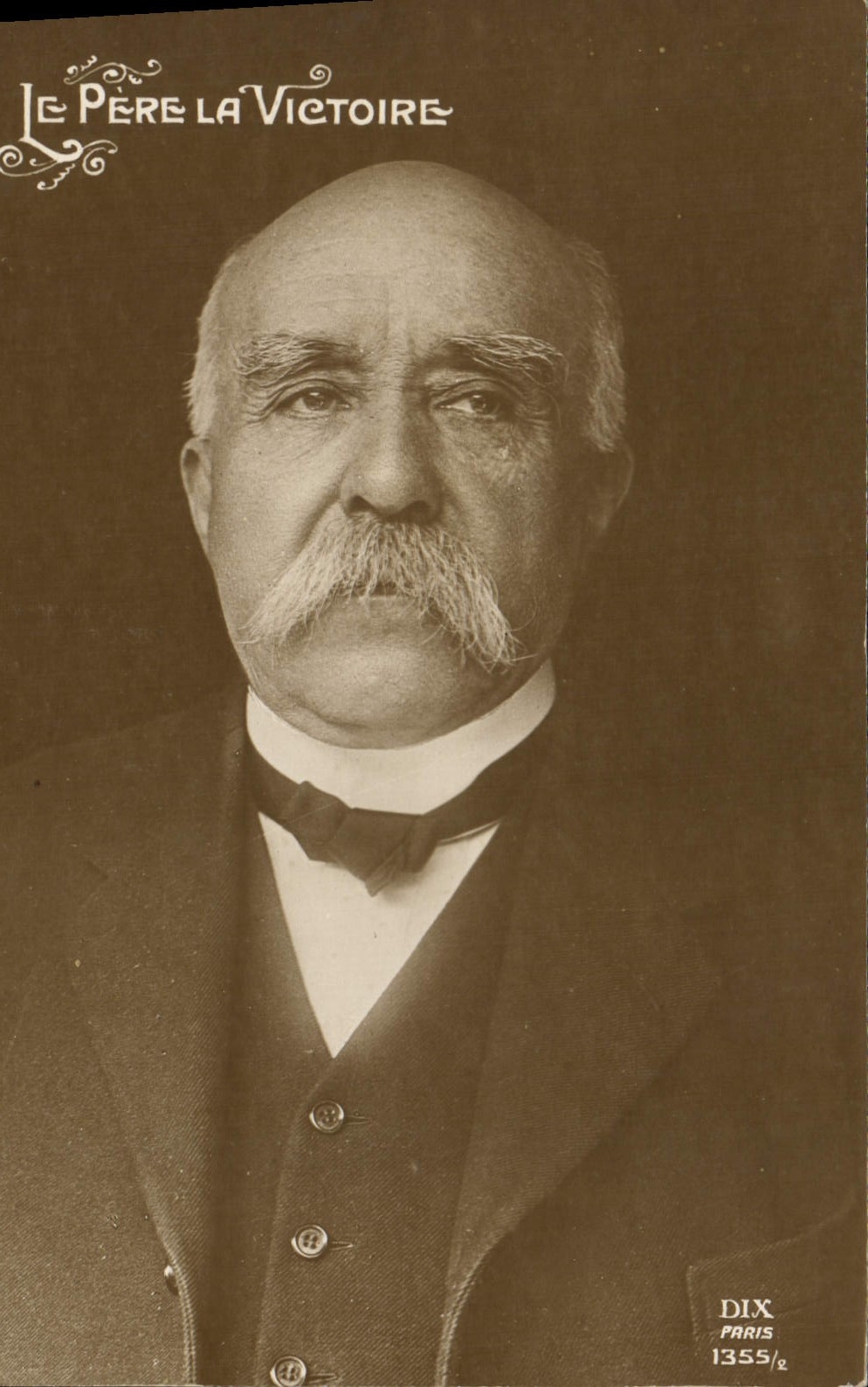 CPA Militaria Clemenceau Le Pere La Victoire
