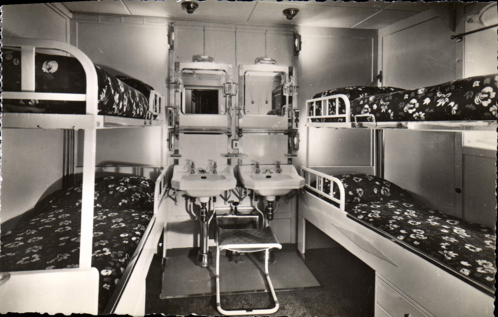 Modern Postcard Bateau Steamer Freedom Cabin exterieureClasse cabin