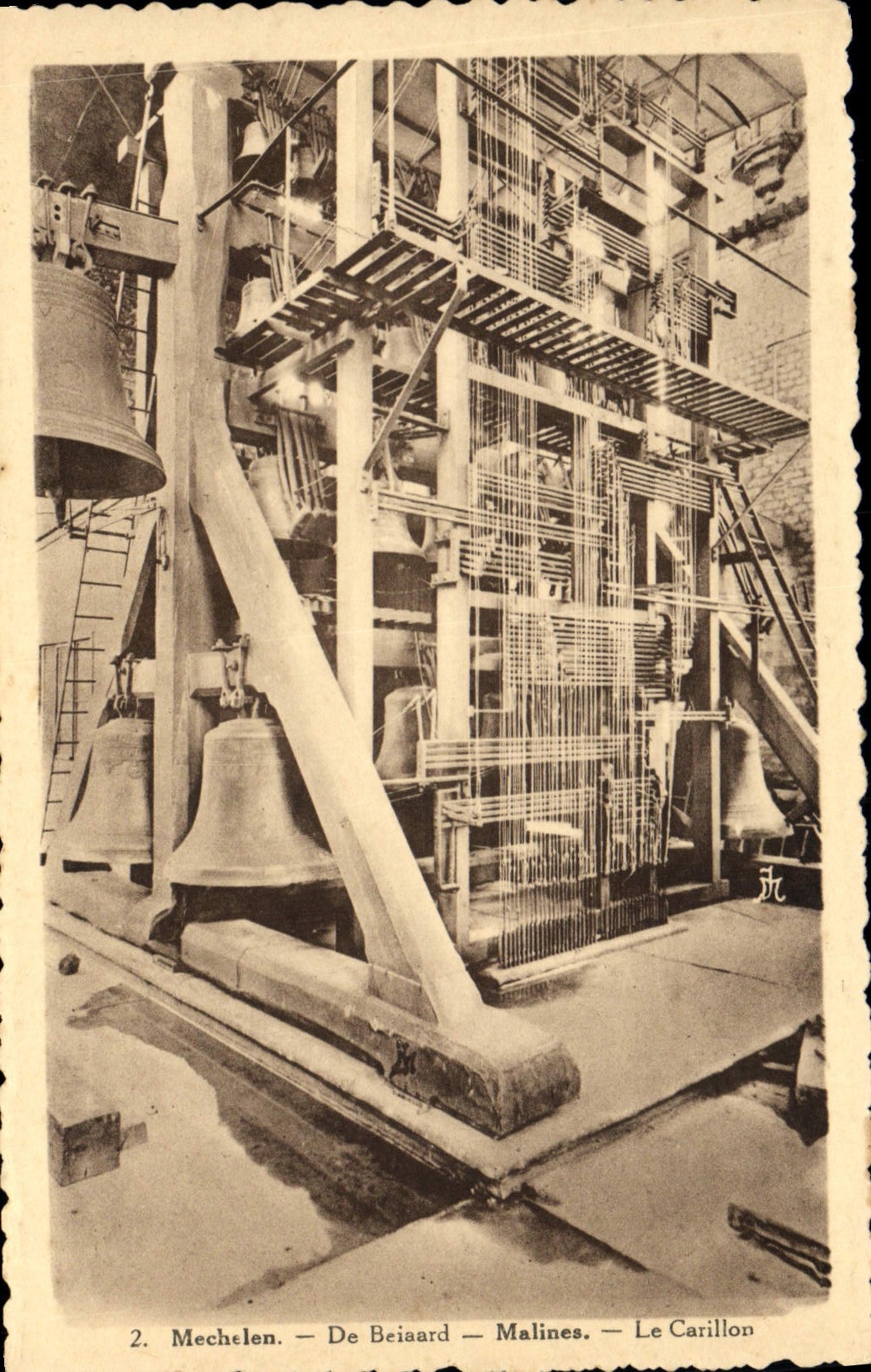 CPA Cloche Mechelen De Beiaard Malines Le carillon