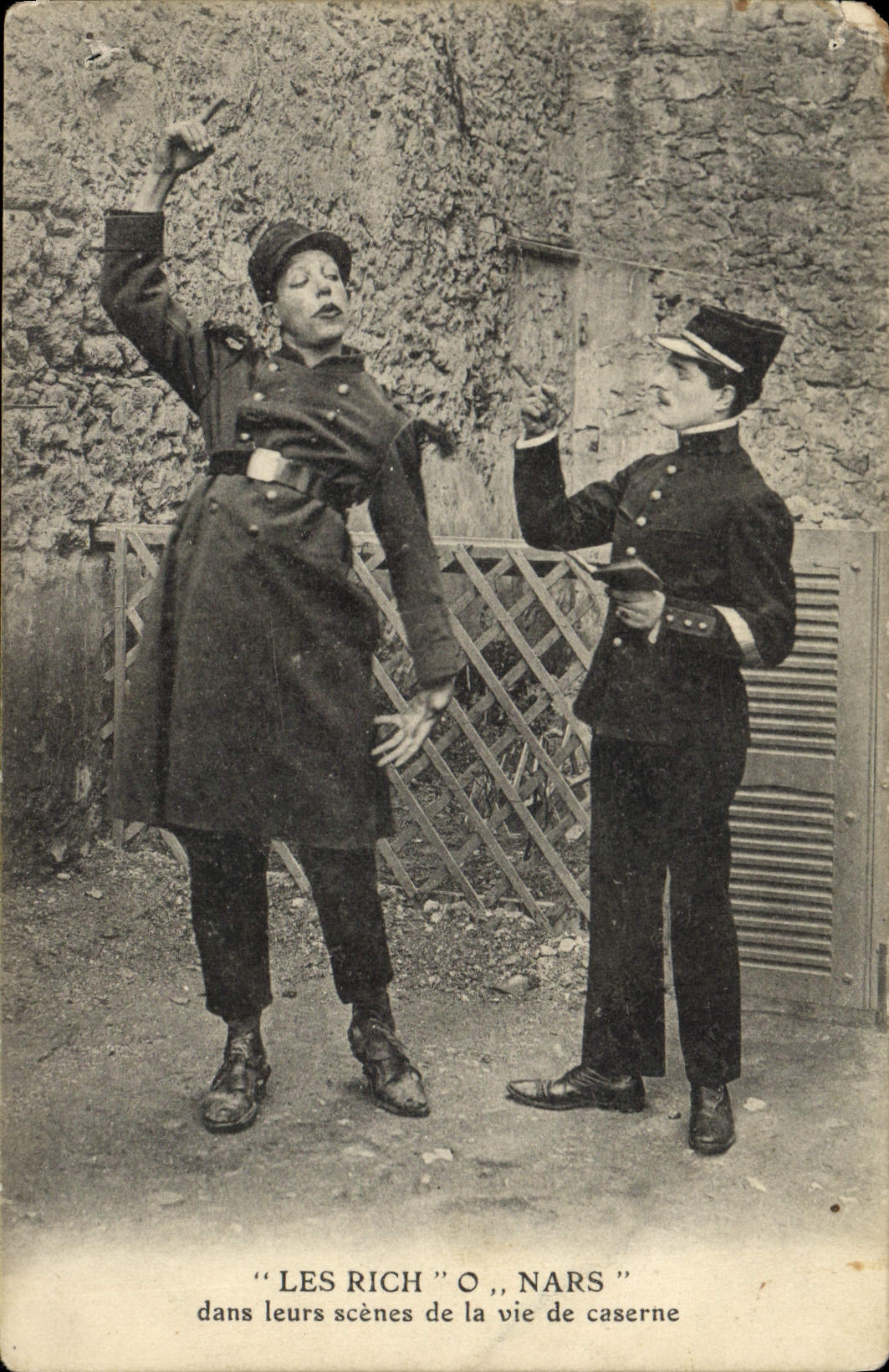 CPA Les Rich O Mars dans leurs scenes de la vie de caserne 
