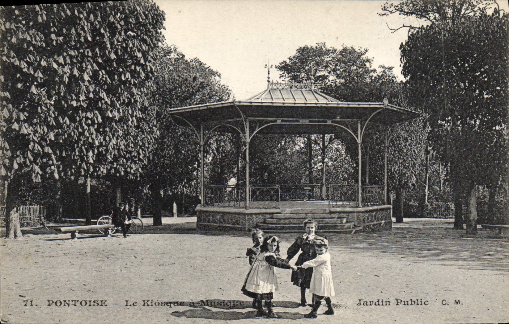 CPA Kiosque a musique Enfants Pontoise