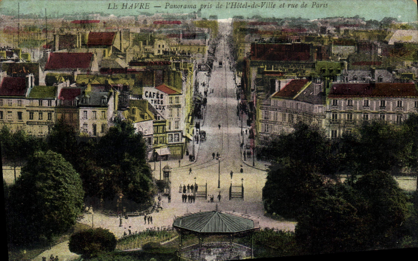 CPA Kiosque Le Havre Panorama pris de l'Hotel de ville et rue de Paris