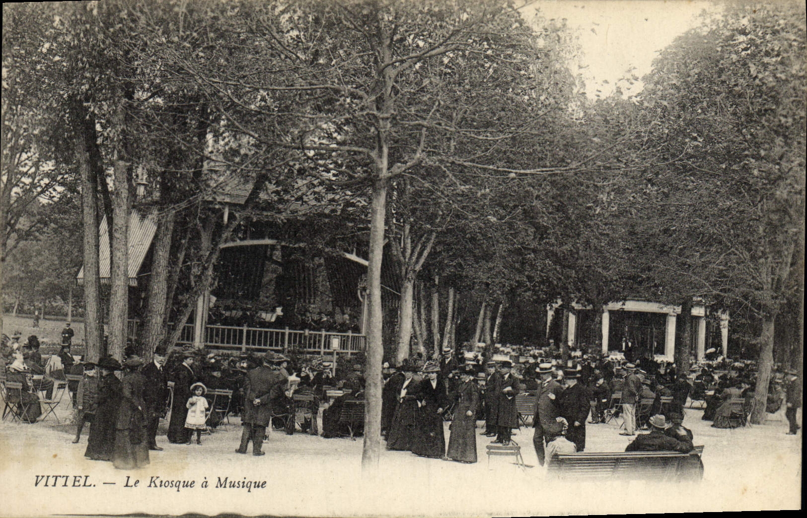CPA Kiosque a musique Vittel