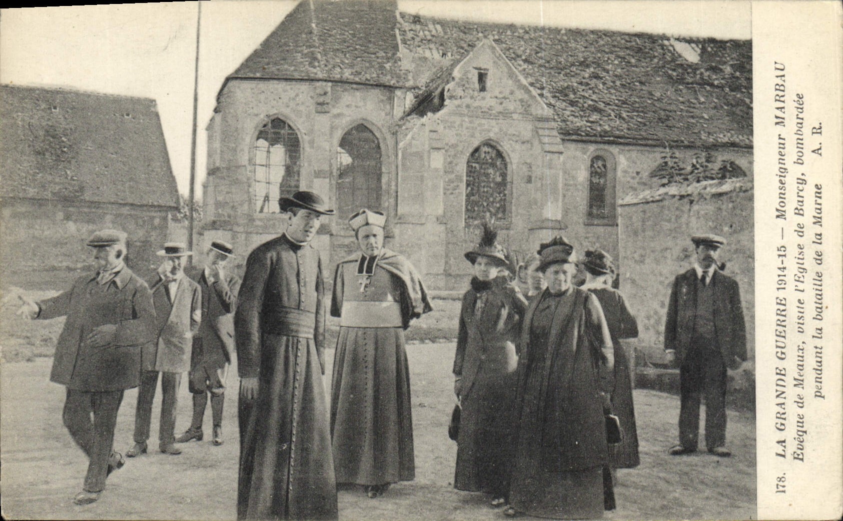 CPA Militaria Monseigneur Marbau Eveque de Meaux visite l'Eglise de Barcy 