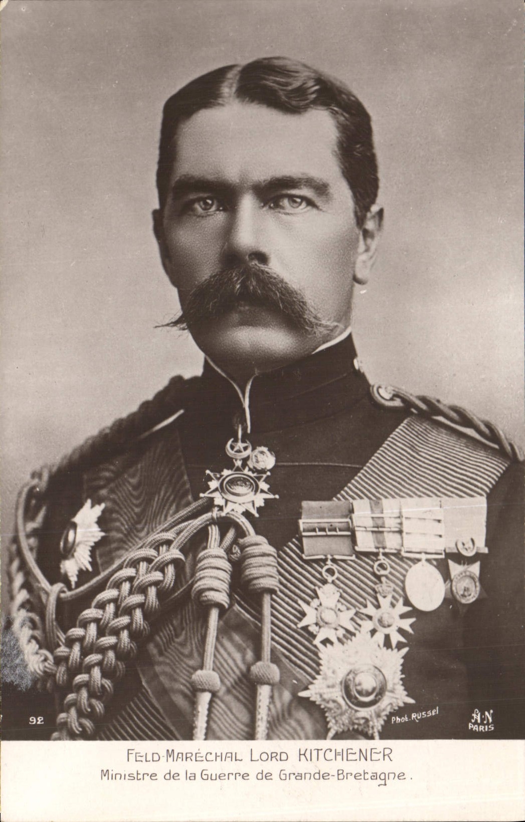 CPA Militaria Lord Kitchener Ministre de la guerre de Grande Bretagne