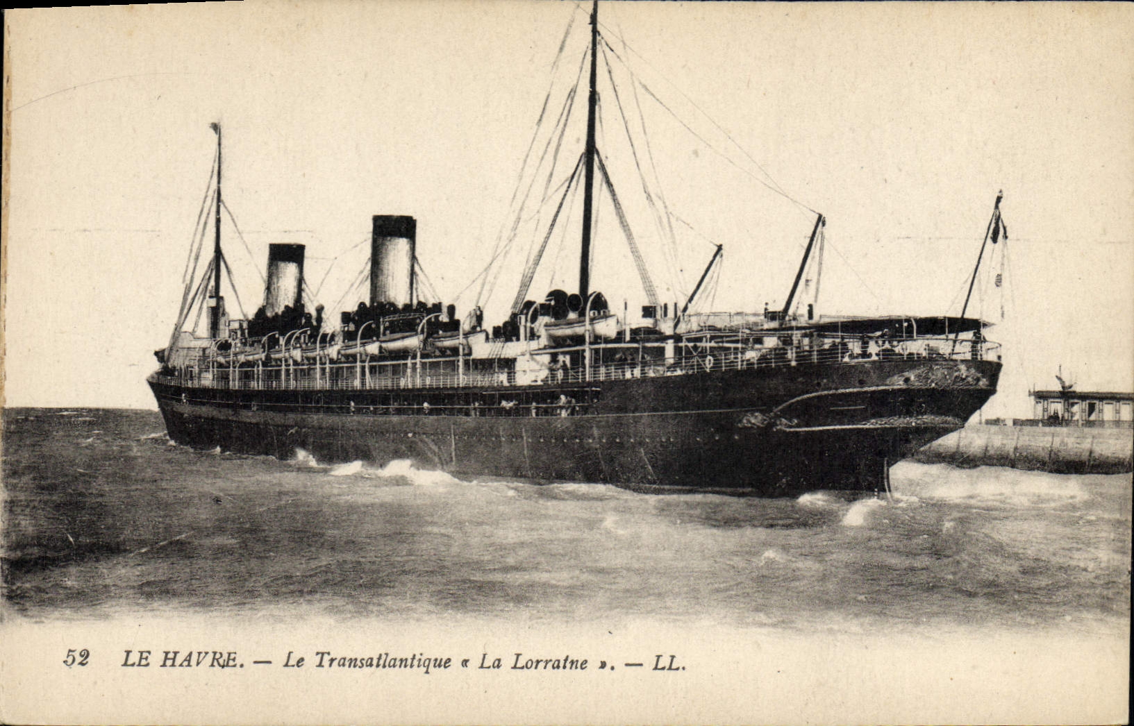 CPA Bateau Le Havre Le Transatlantique La Lorraine