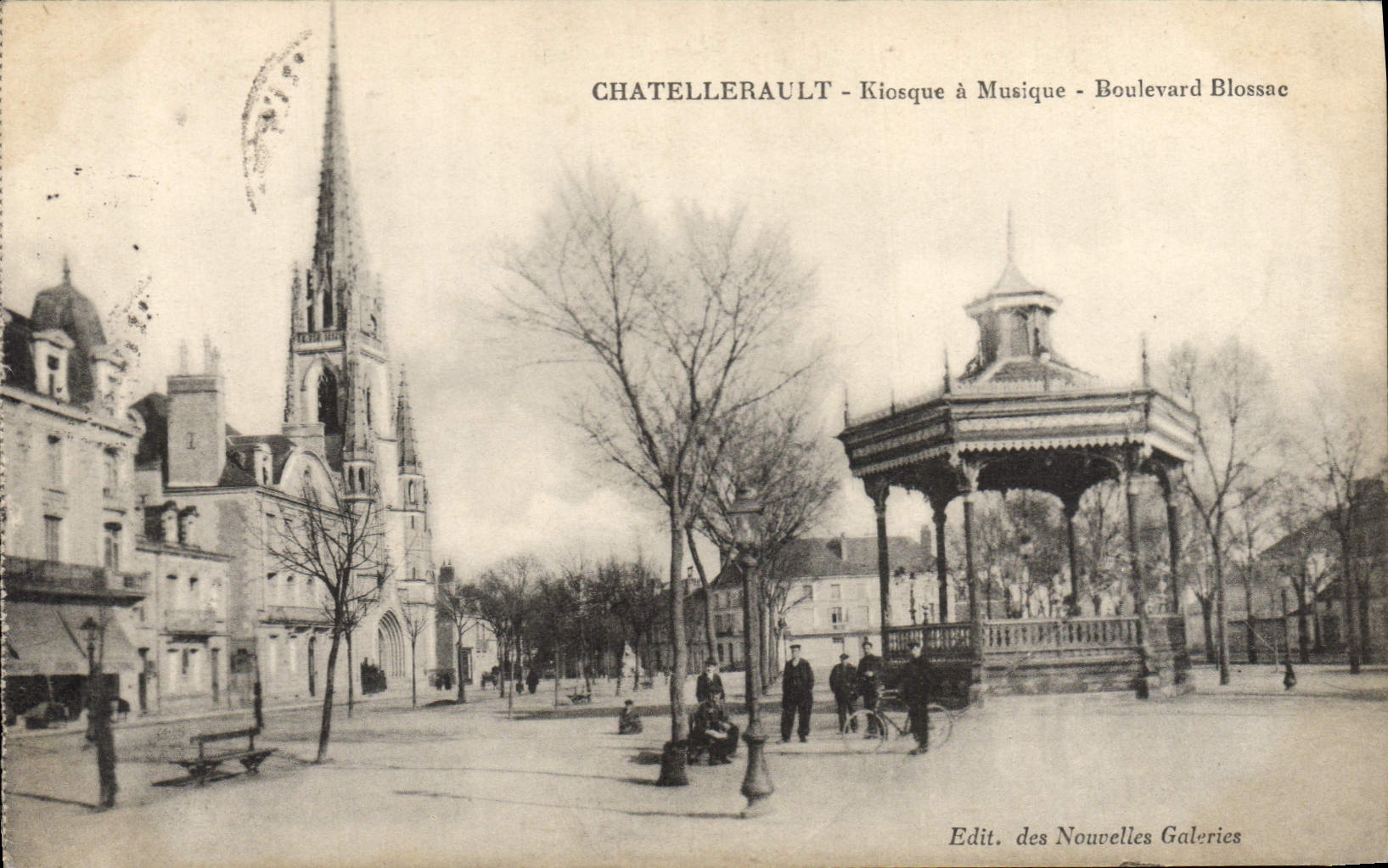 CPA Kiosque a musique Boulevard Blossac Chatellerault