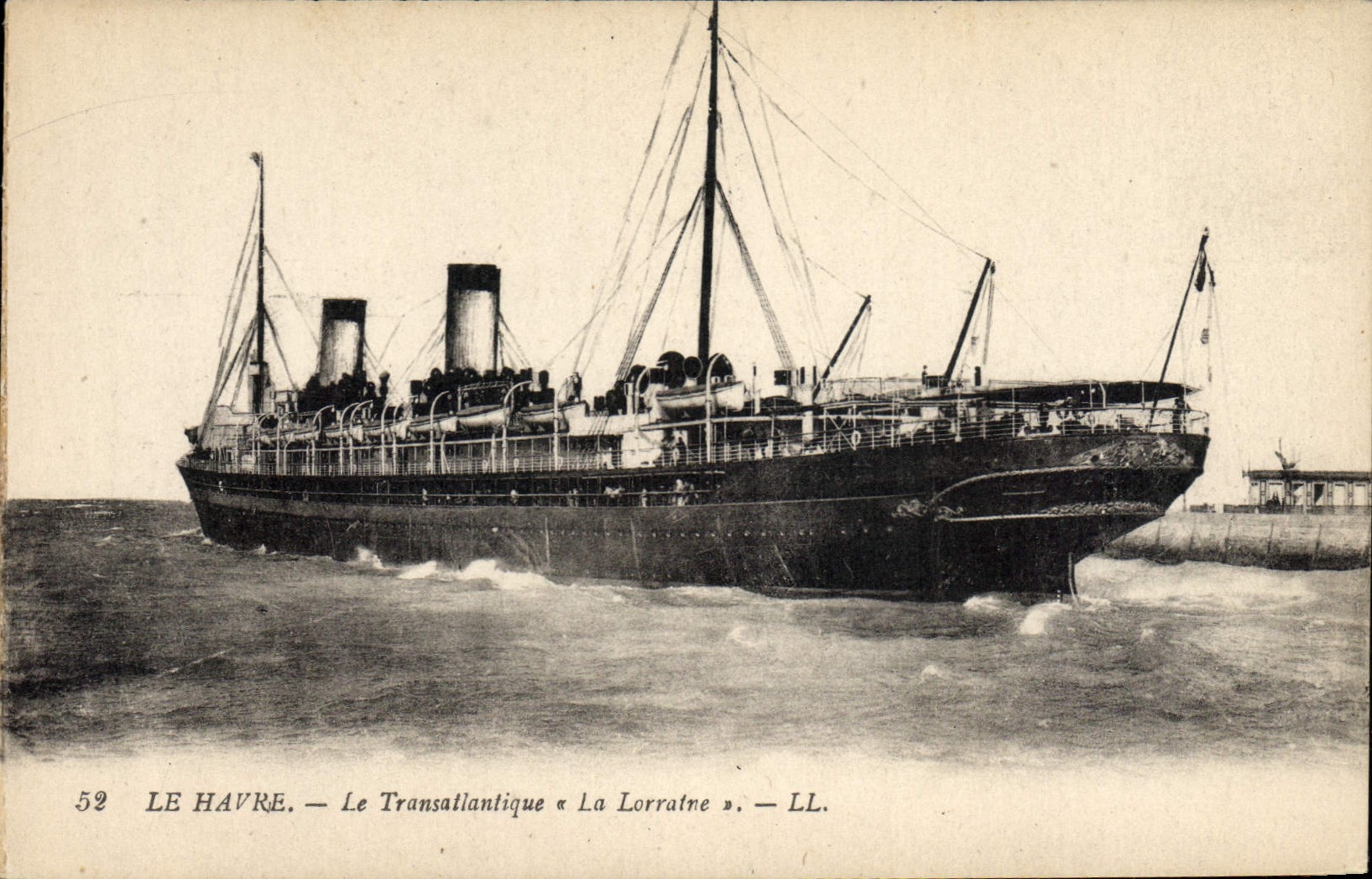 CPA Bateau Le Havre Le Transatlantique La Lorraine