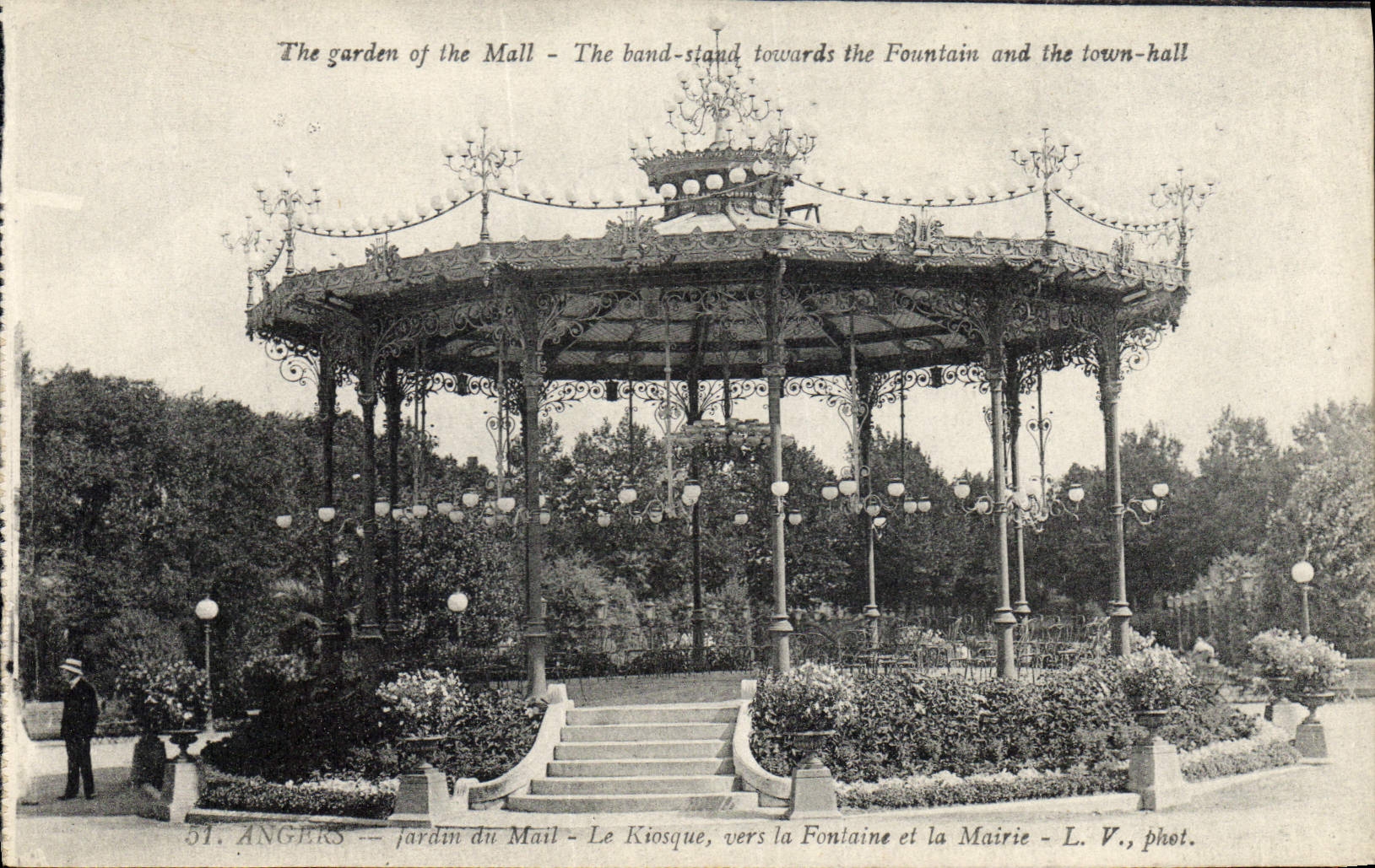 Vintage Postcard Kiosk towards the fountain and the town hall Garden of the Angers E-mail