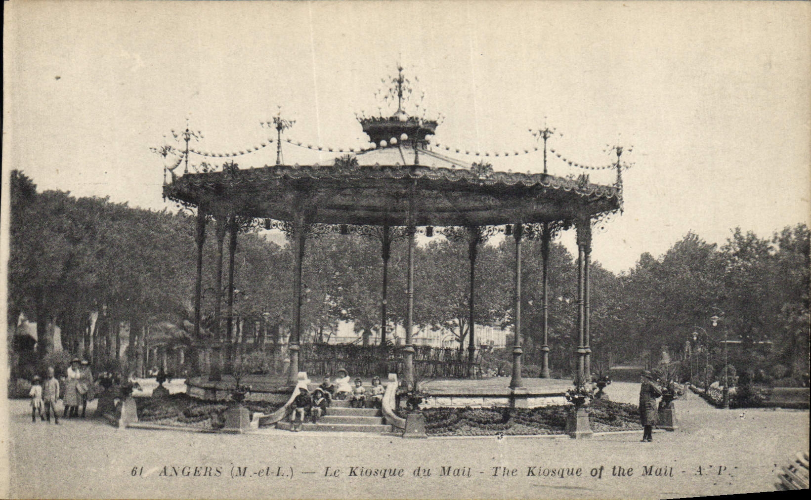 CPA Kiosque du Mail Angers 