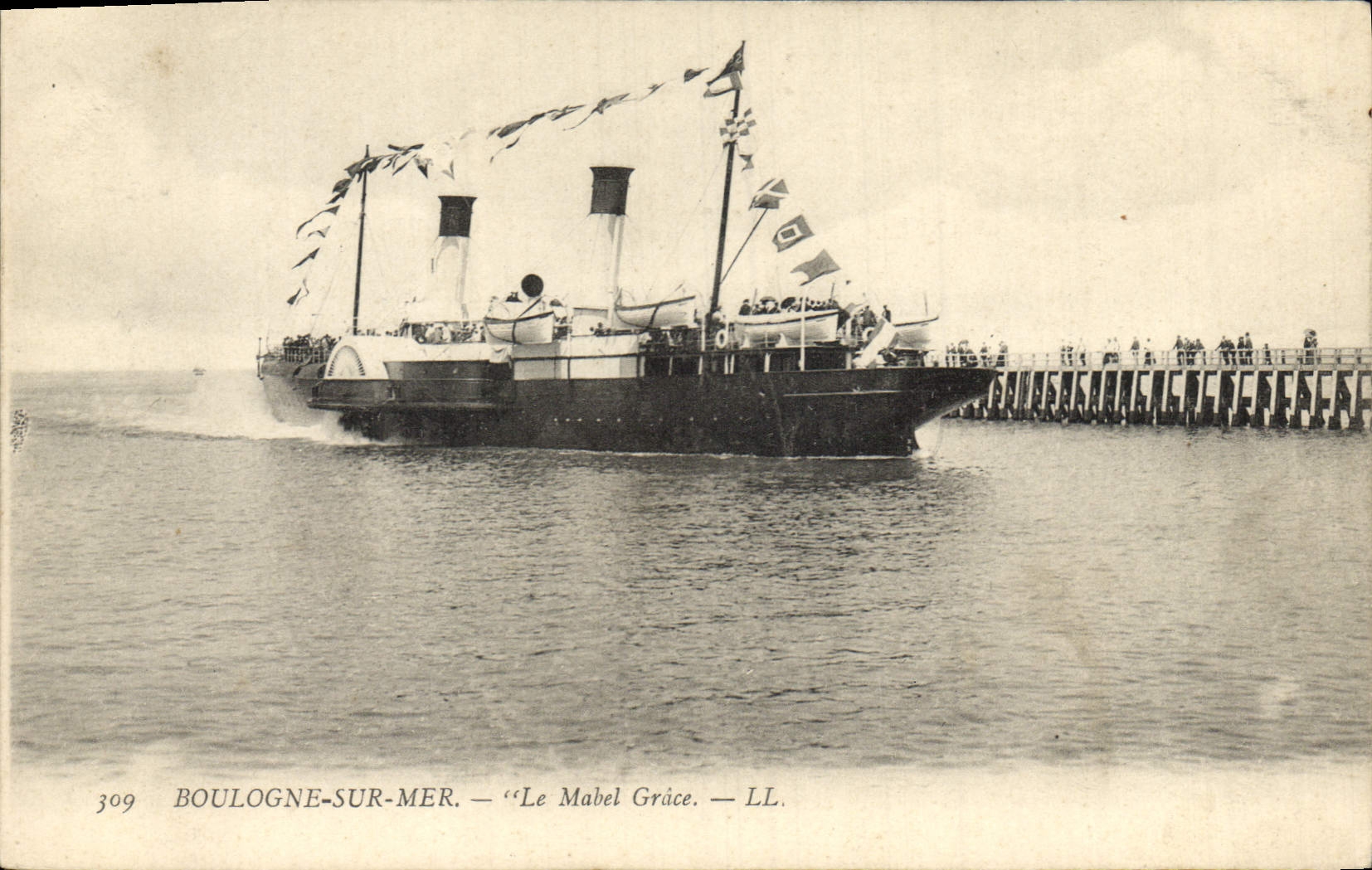 CPA Bateau Boulogne sur Mer Le Mabel Grace