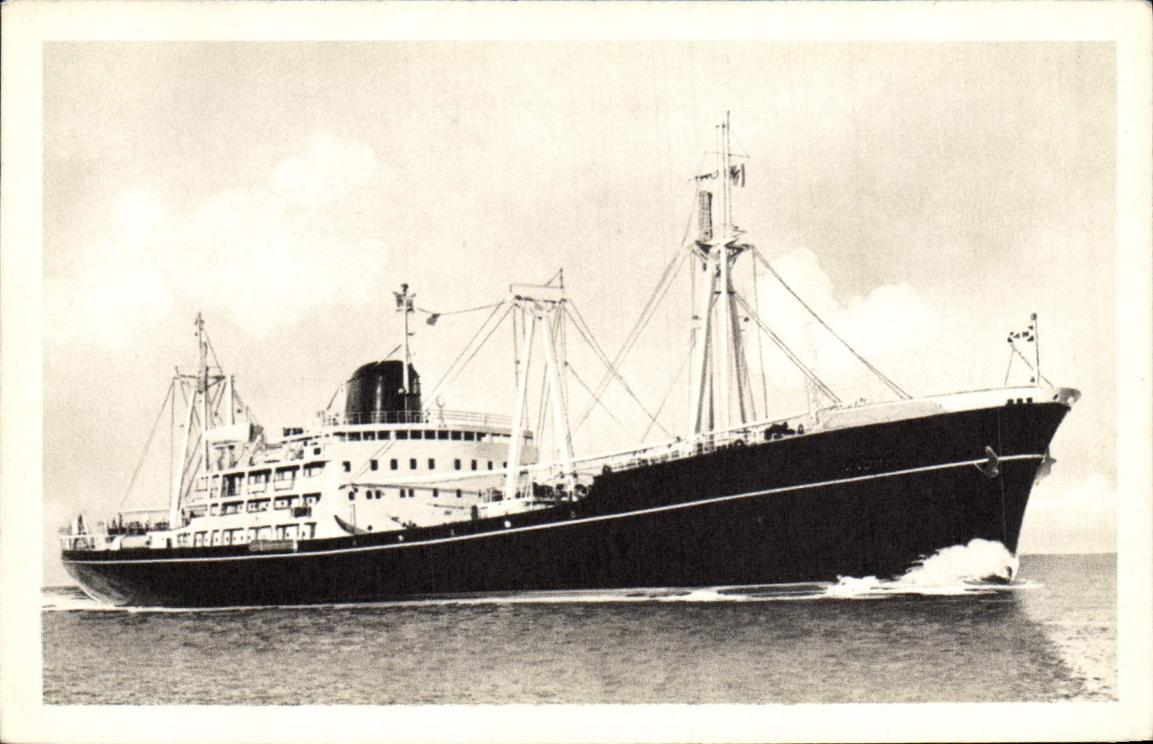 CPA Bateau Compagnie des Messageries Maritimes Navires de charge Maori Marquisen Malais Mauricien Martiniquais Vosges Ventoux Vivarais Vanoise