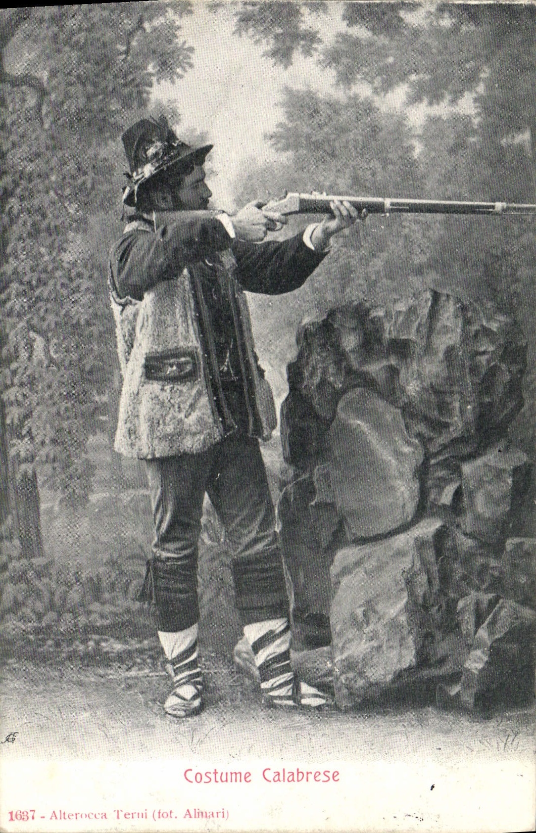 CPA Chasse Costume Calabrese Chasseur 