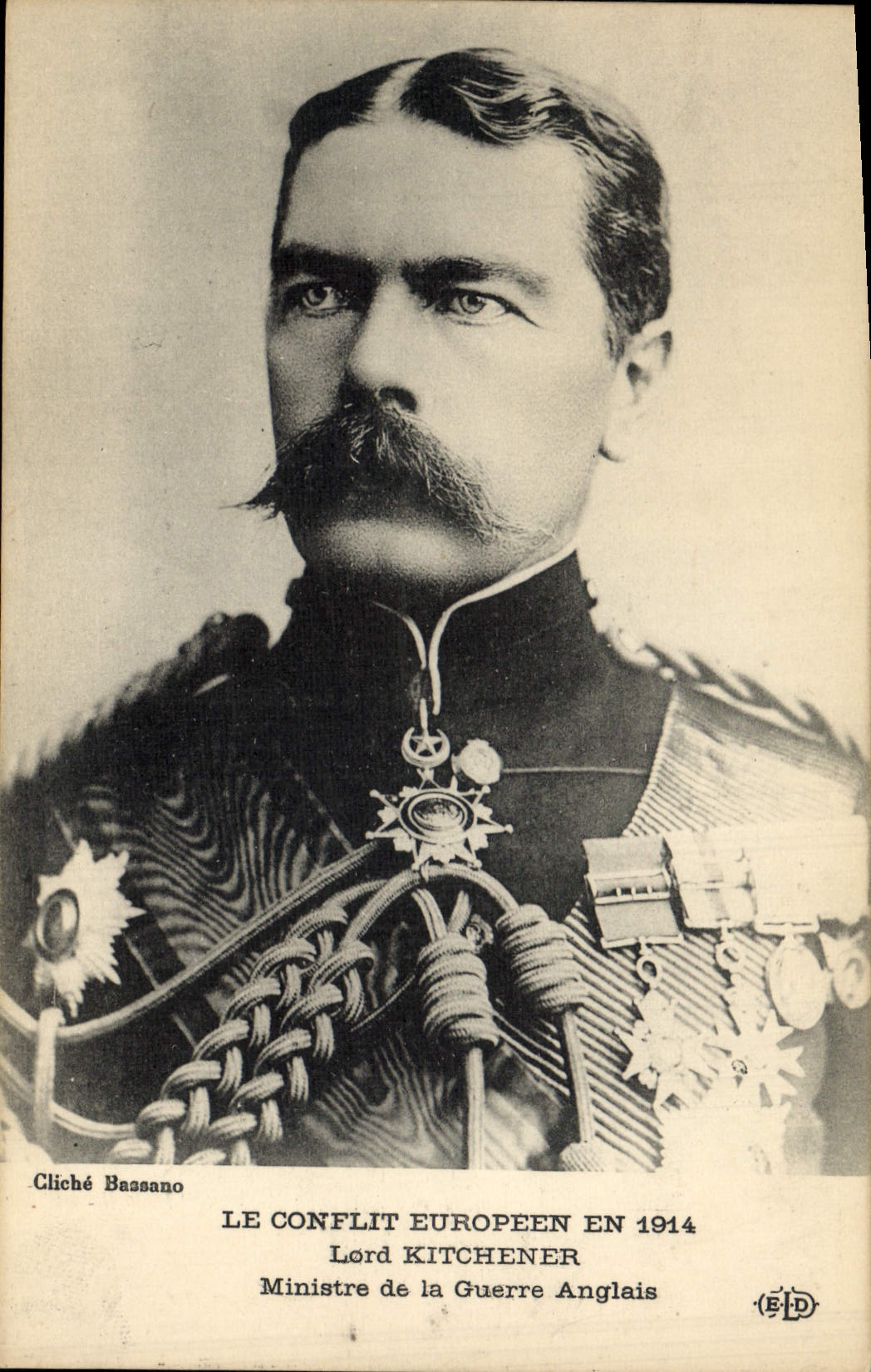CPA Militaria Lord Kitchener Ministre de la guerre Anglais 