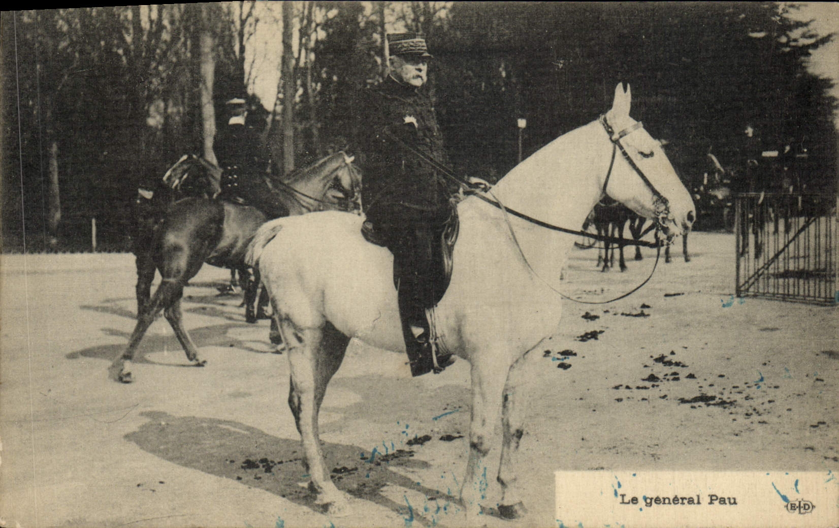 CPA Militaria Le general pau 
