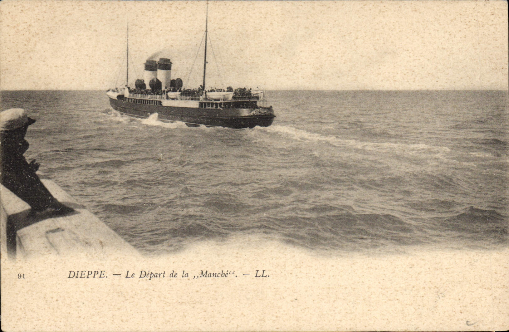 Vintage Postcard Dieppe Boat the departure of the English Channel