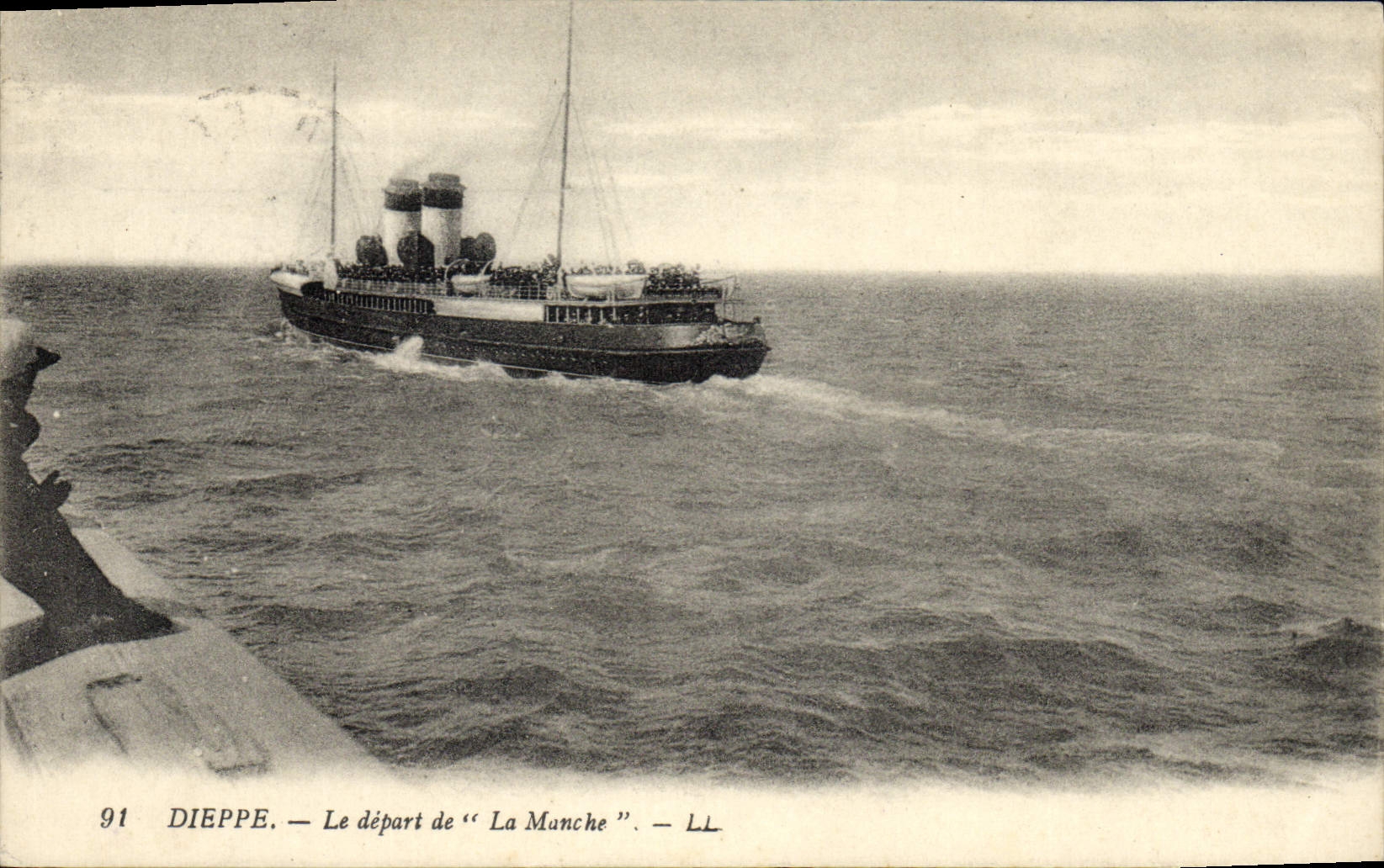 CPA Bateau Dieppe Le depart de La Manche 