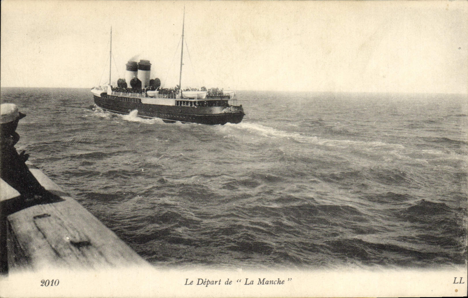 Vintage Postcard Boat the departure of the English Channel