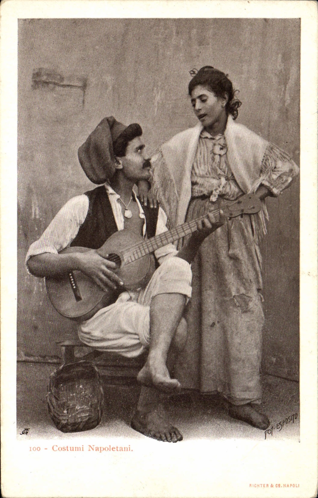 CPA Homme Femme Costumi Napoletani 