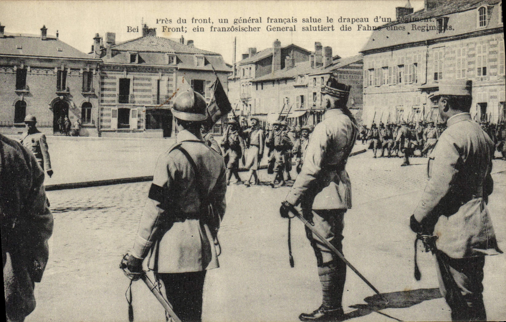Vintage Postcard Militaria Close to the face general French greets the flag