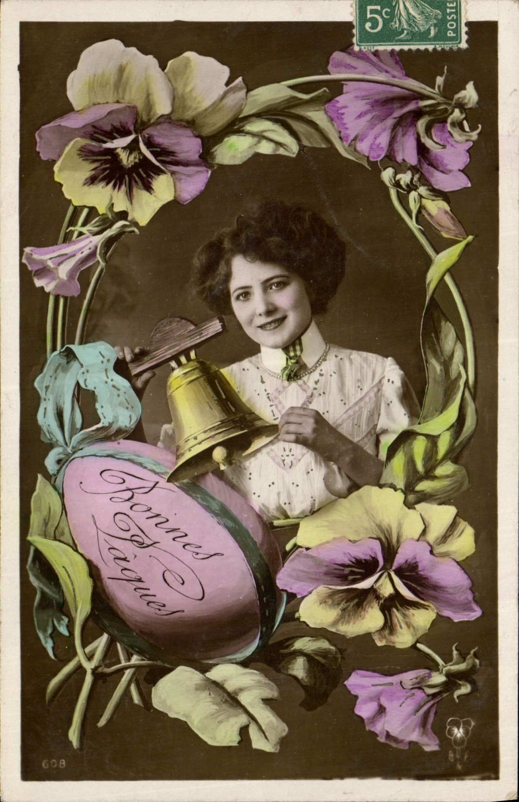 CPA Cloche Femme Fleurs 