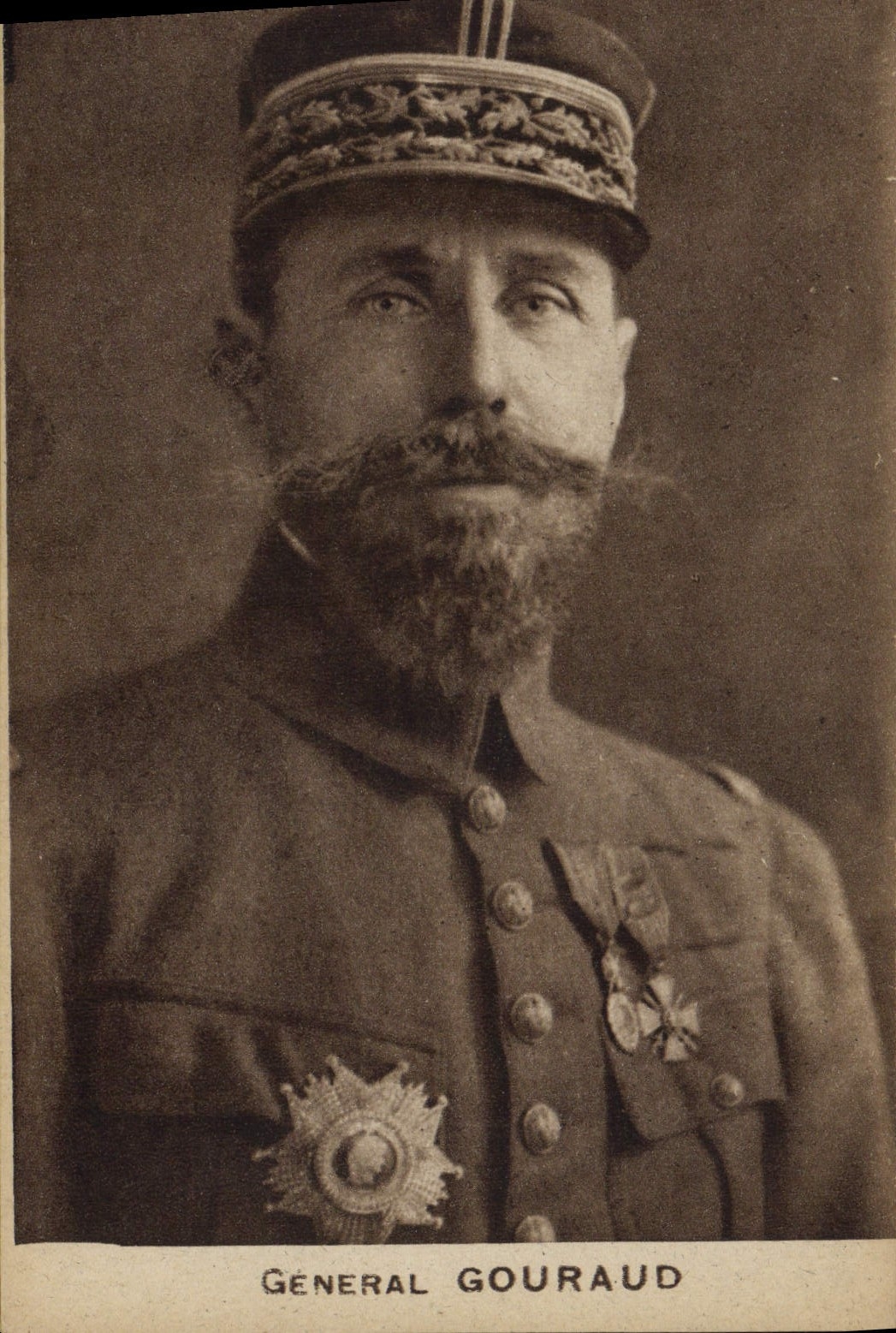 CPA Militaria General Gouraud 