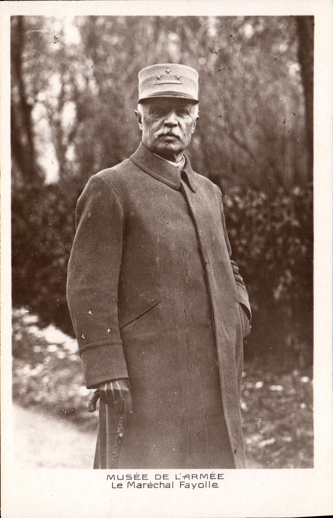 CPA Militaria Paris Musee de l'armee Le Marechal Fayolle 