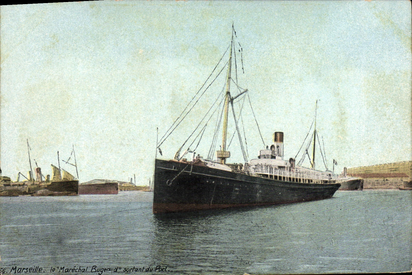 CPA Bateau Paquebot Marseille Le Marechal Bugeaud sortant du port 